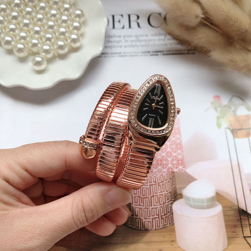 Snake Shape Bangle Watch Retro Rhinestone Dial Unique Personality Ladies Watch Electric Business Hot Sale Quartz Women Snake Watch