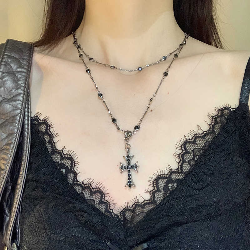 Vintage Punk Rhinestone Metal Necklace - view 3