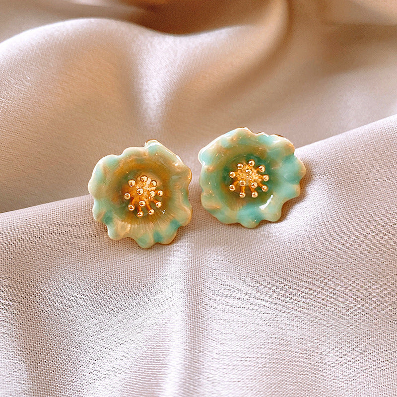 Oversized Geometric Metal Pendant Earrings - view 11