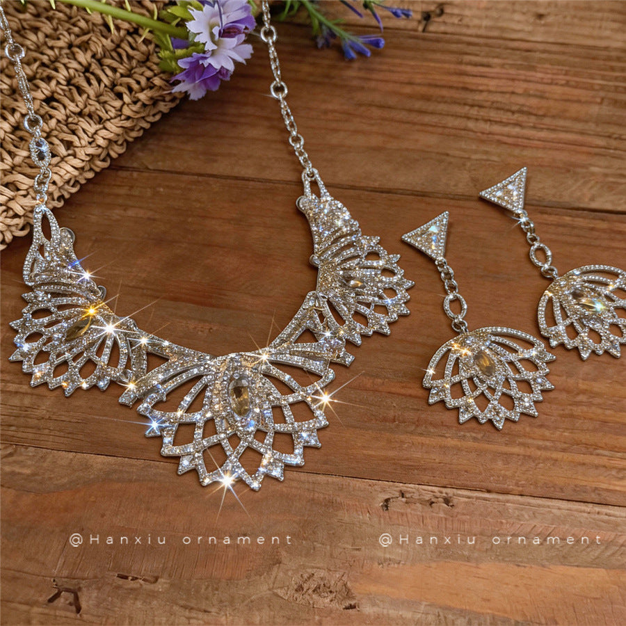 Sparkling Flower Pendant Jewelry Set - view 2