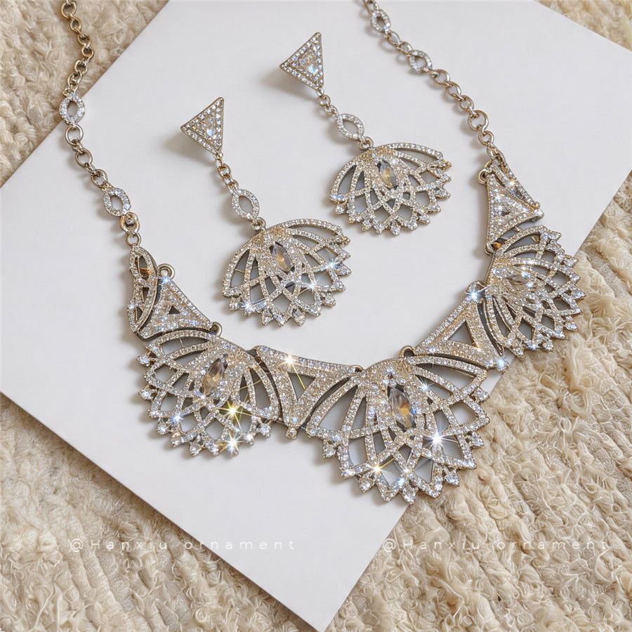 Sparkling Flower Pendant Jewelry Set - view 4