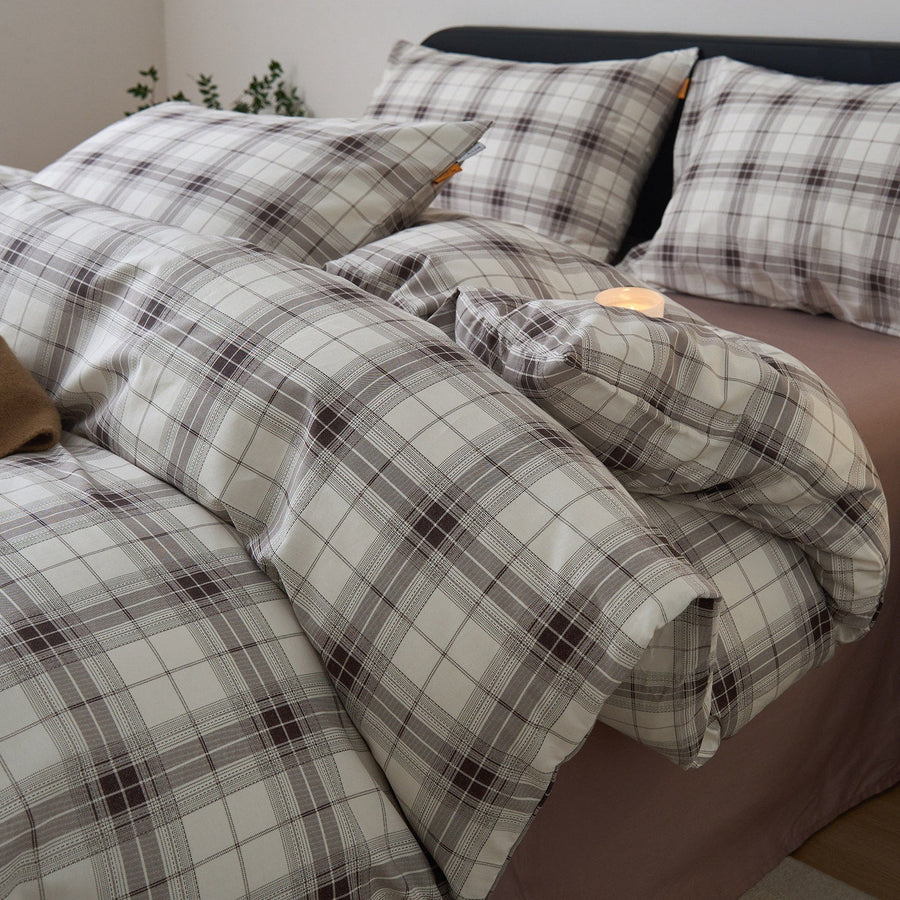 Red Tea Check Minimalist Cotton 4-Piece Bedding Set - view 3