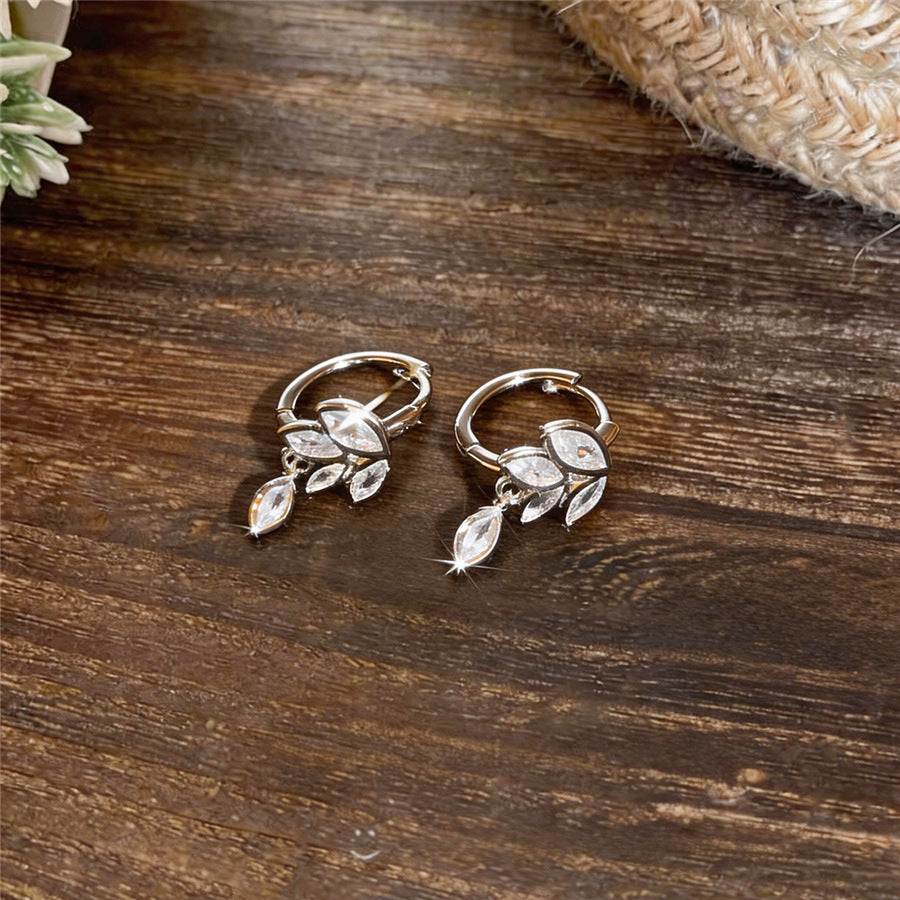 Minimalist Geometric Stone Clip-On Earrings - view 7