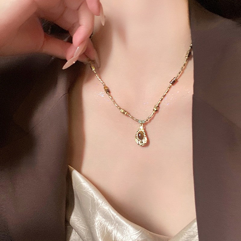 Vintage Gold Wing Pendant Necklace - view 8