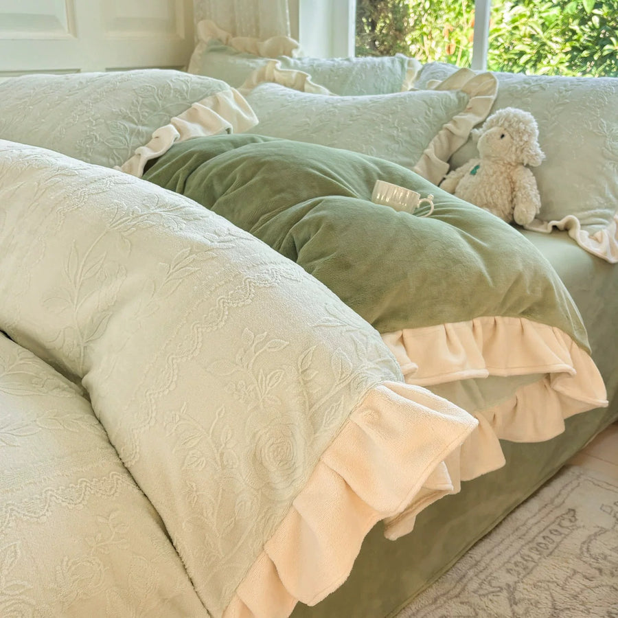 Vine Shadow Pink Milk Fleece 4-Piece Bedding Set with Lace Trim - view 3