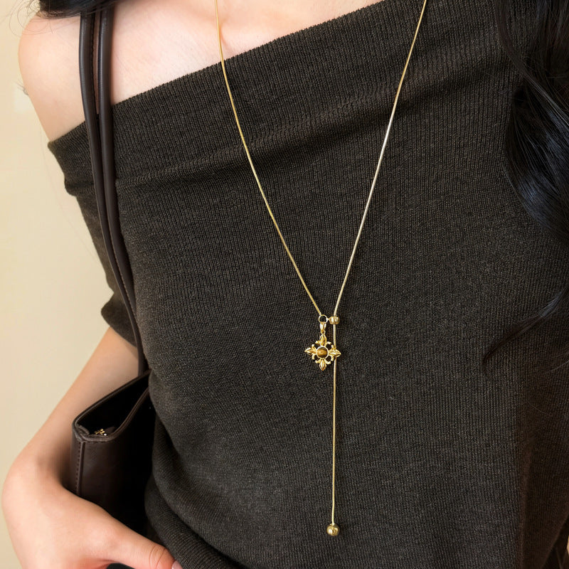 Maillard Brown Zircon Round Pendant Necklace - view 7