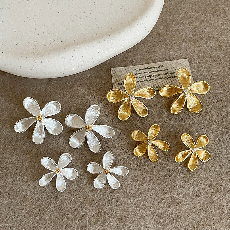 Korean-Style Floral Stud Earrings - view 3