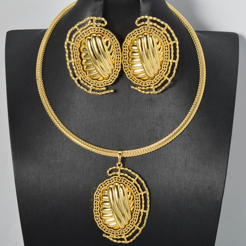 Wholesale Overseas Statement Middle East Cutout Design Gold Plated Necklace Pendant Earrings 2-Piece Set Jewelry Set Women