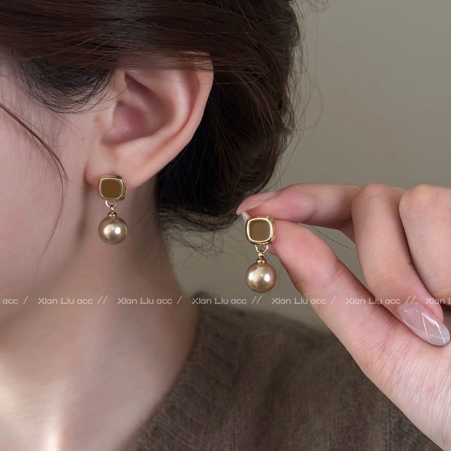 French Vintage Round Pearl Stud Earrings - view 6