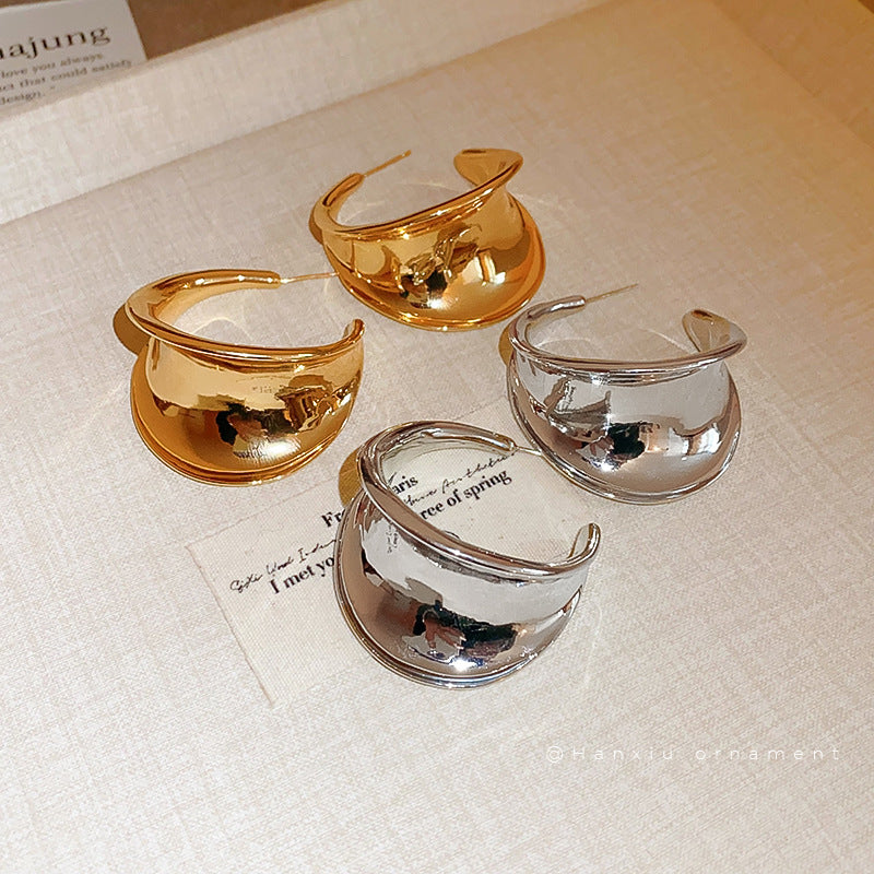 Oversized C-Shaped Wide Metal Stud Earrings - view 4