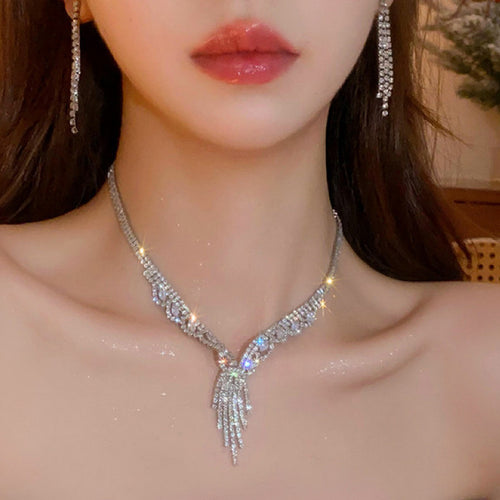 Western Imperial Breeze Rhinestone Geometric Fringe Stud Earring Necklace Set Fashionable Clavicle Chain Light Luxury Premium Necklace Women