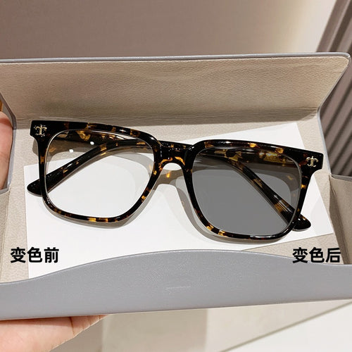 Distance Near Photochromic Progressive Reading Fashionable Retro Overseas Artsy Glasses Frame Older Adults One Anti-Blue-Light Reading