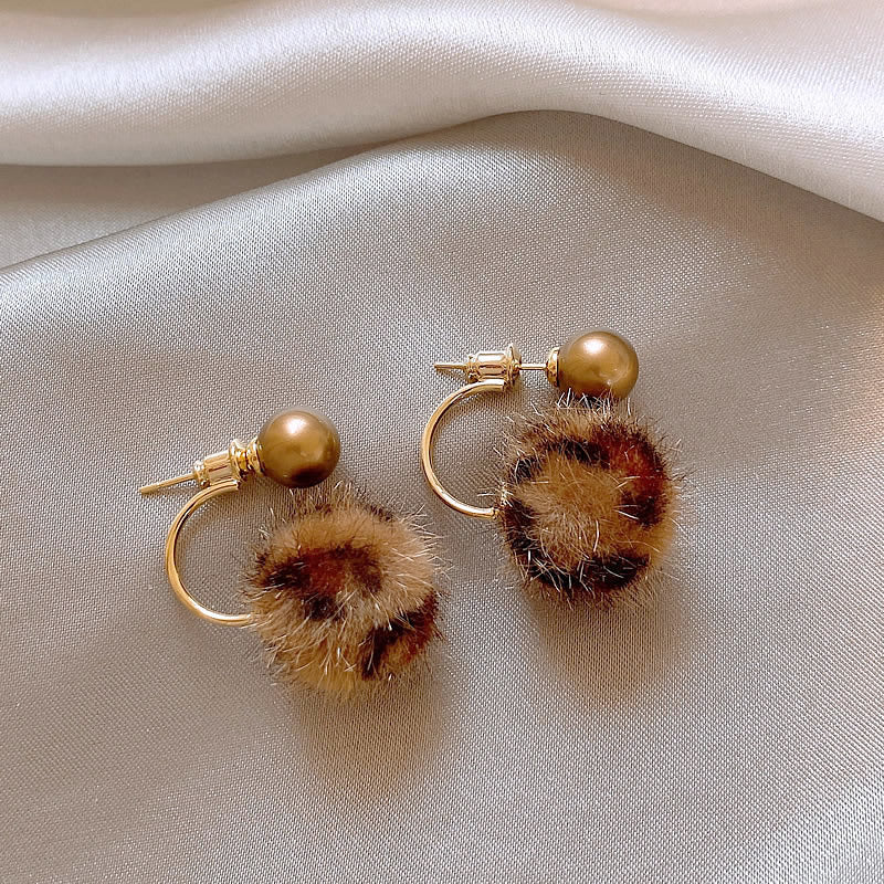 Rhinestone Leopard-Print Stud Earrings – Vintage Style - view 6