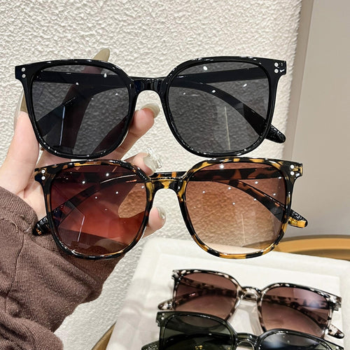 Stud Square Frame Women Sunglasses Sir New Western Trendy Slender Sunshade Glasses Summer Driving Sun-Proof Men Sunglasses