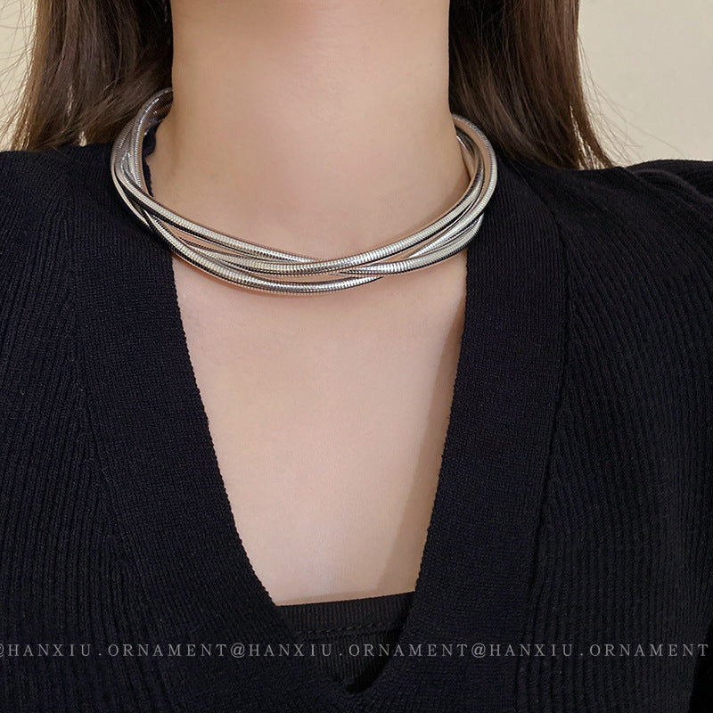 Twisted Geometric Metal Pendant Necklace - view 4