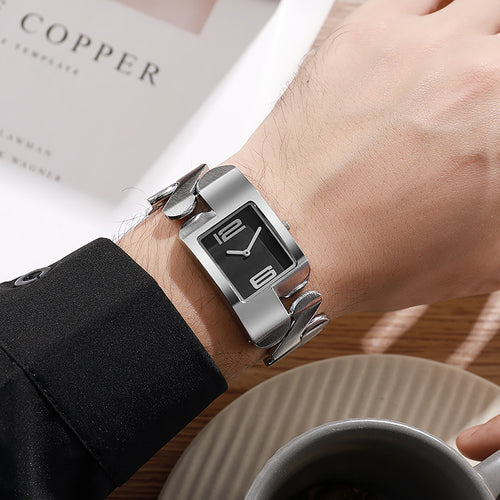 Overseas watch Retro Square Couples Quartz Bracelet Watch Elegant Light Luxury Fashionable Gold Classic Vintage Watch