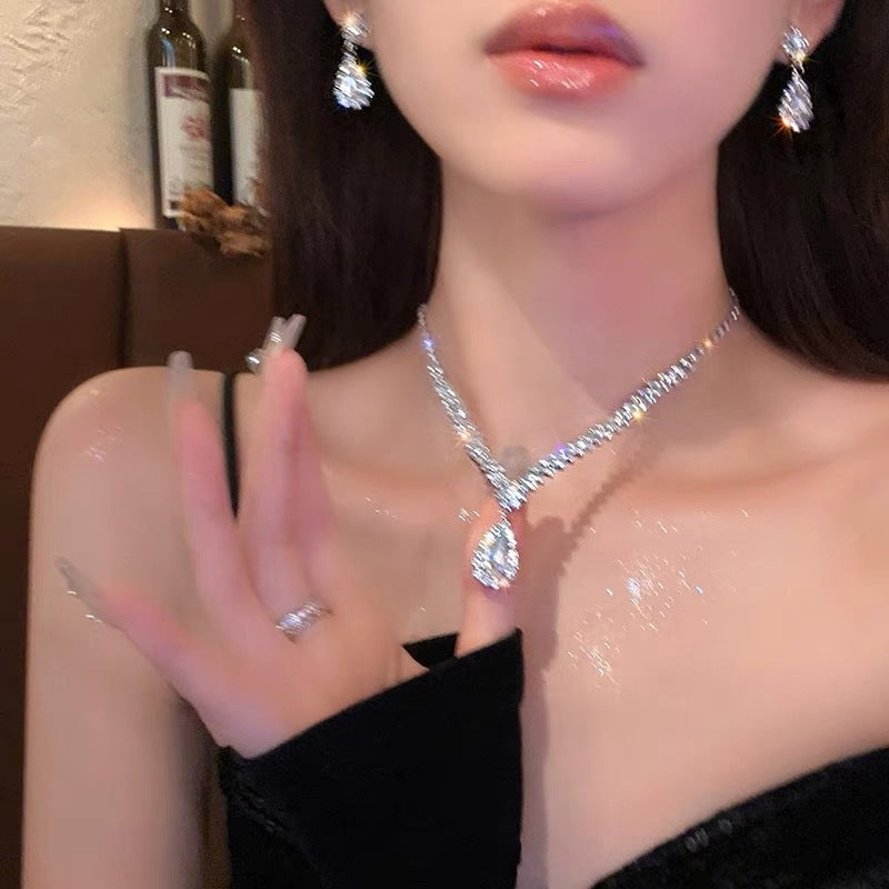 French Rhinestone Teardrop Flower Pearl Necklace - view 9