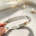 Overseas New Small Scent Diamond Grid Bangle Women Light Luxury Wide Fit Fashionable Elegant Hand Jewelry Premium Starry Sky Bracelet