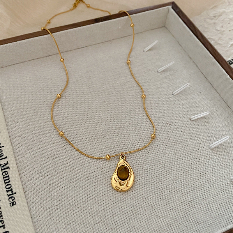 Vintage Oval Tiger's Eye Necklace - view 11