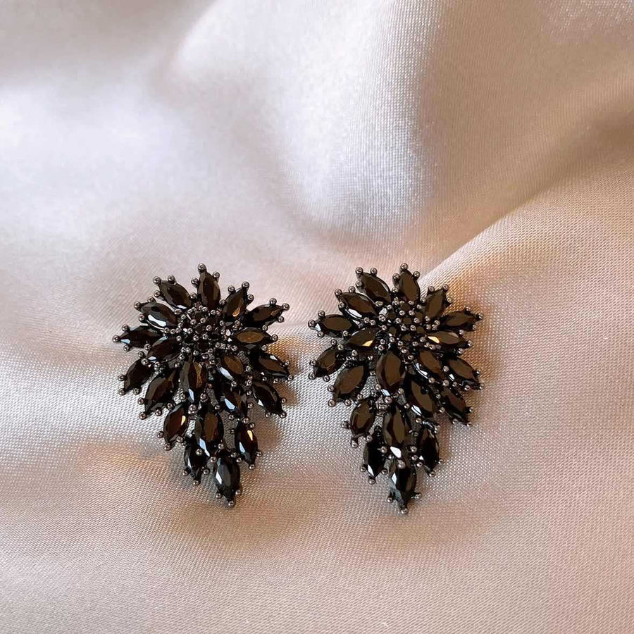 Black Zircon Glass Flower Stud Earrings - view 7