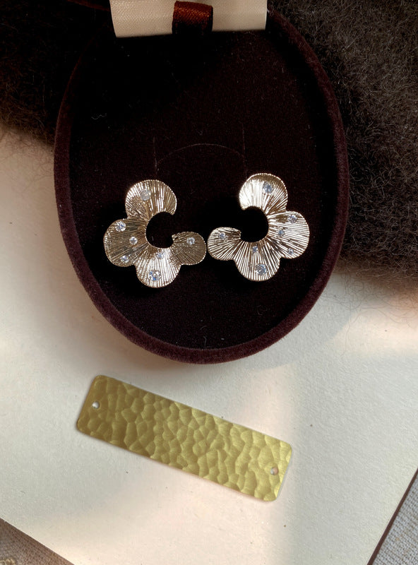 French Twisted Zircon Flower Stud Earrings - view 7