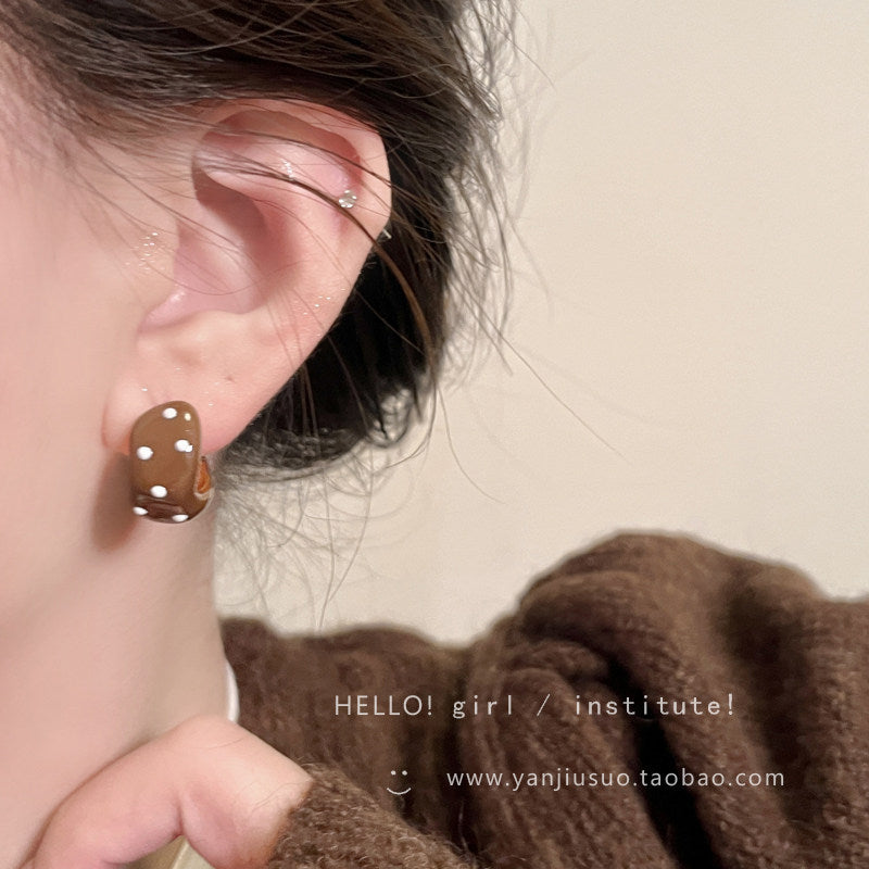 Cute Polka Dot C-Shaped Stud Earrings - view 4