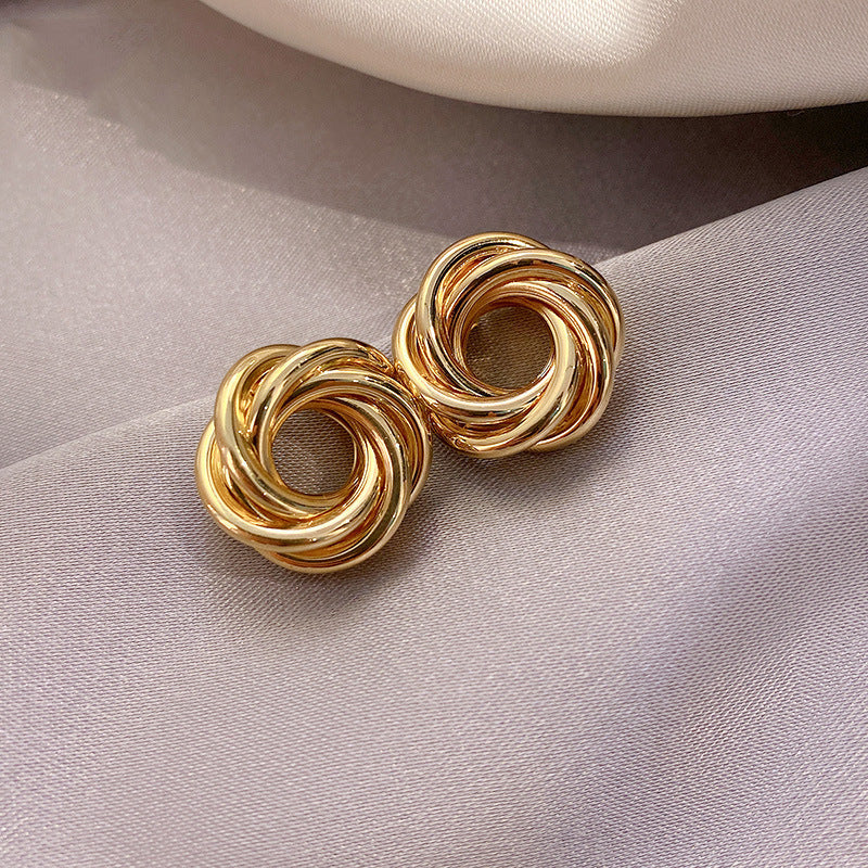 Twisted Metal Circle Heart Hoop Earrings - view 11