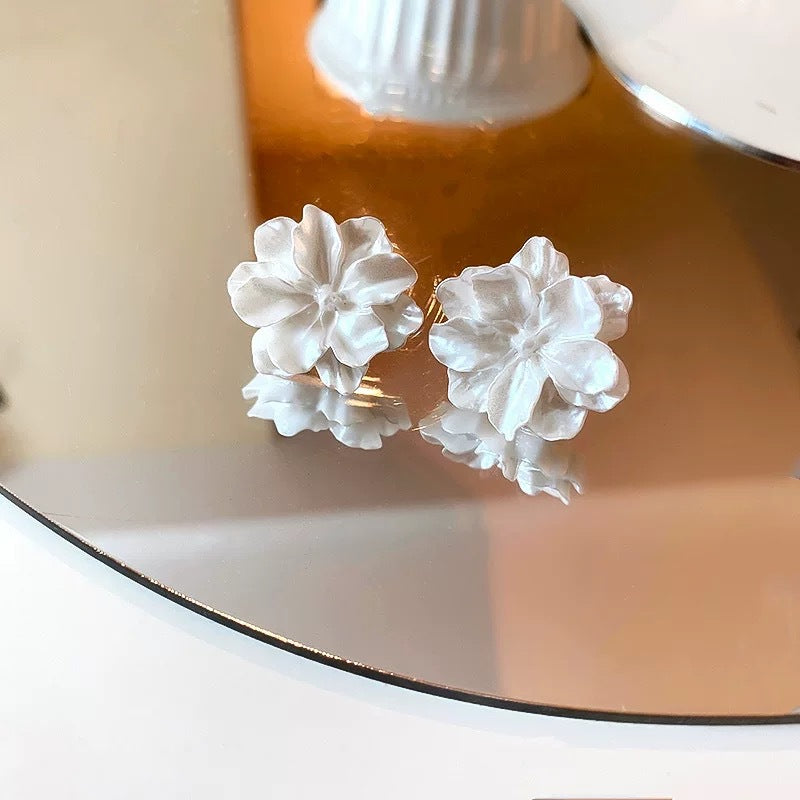 Vintage Pearl Flower Statement Earrings - view 11