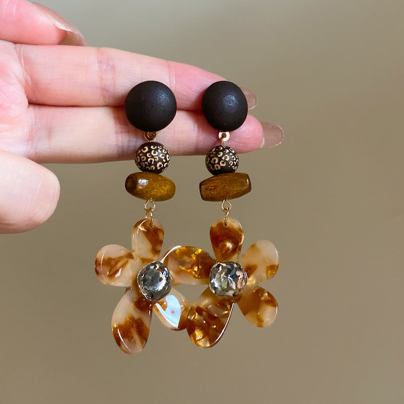 Vintage Wooden and Shell Round Stud Earrings - view 8