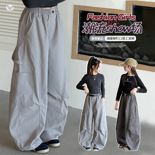 Girls' Large Pocket Cargo Sweatpants - Curved Leg