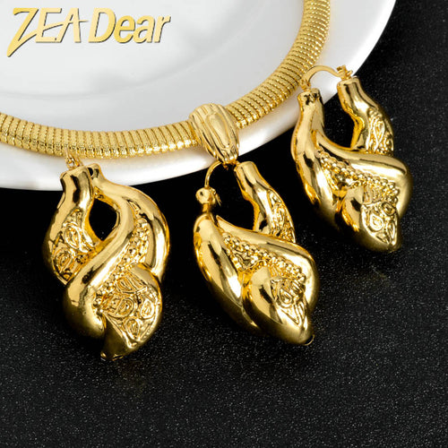 Western Design Detail Bestseller Personality Asymmetric 3D Shiny Texture Pendant Necklace Earrings Set Women Versatile