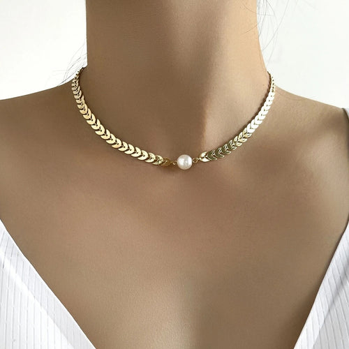 EU/US Import Elegant Fashionable Fish Bone Chain New Sequin Short Necklace Women Fashionable Pearl Chain Clavicle Chain