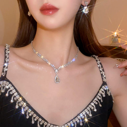 French Exquisite Rhinestone Teardrop Necklace Set Niche Fashionable Elegant Clavicle Chain Light Luxury Premium Necklace