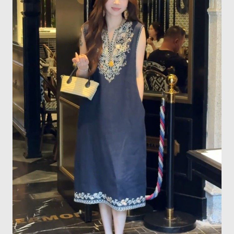 Sleeveless Heavy Embroidery V-Neck Mid-Length Ethnic Dress