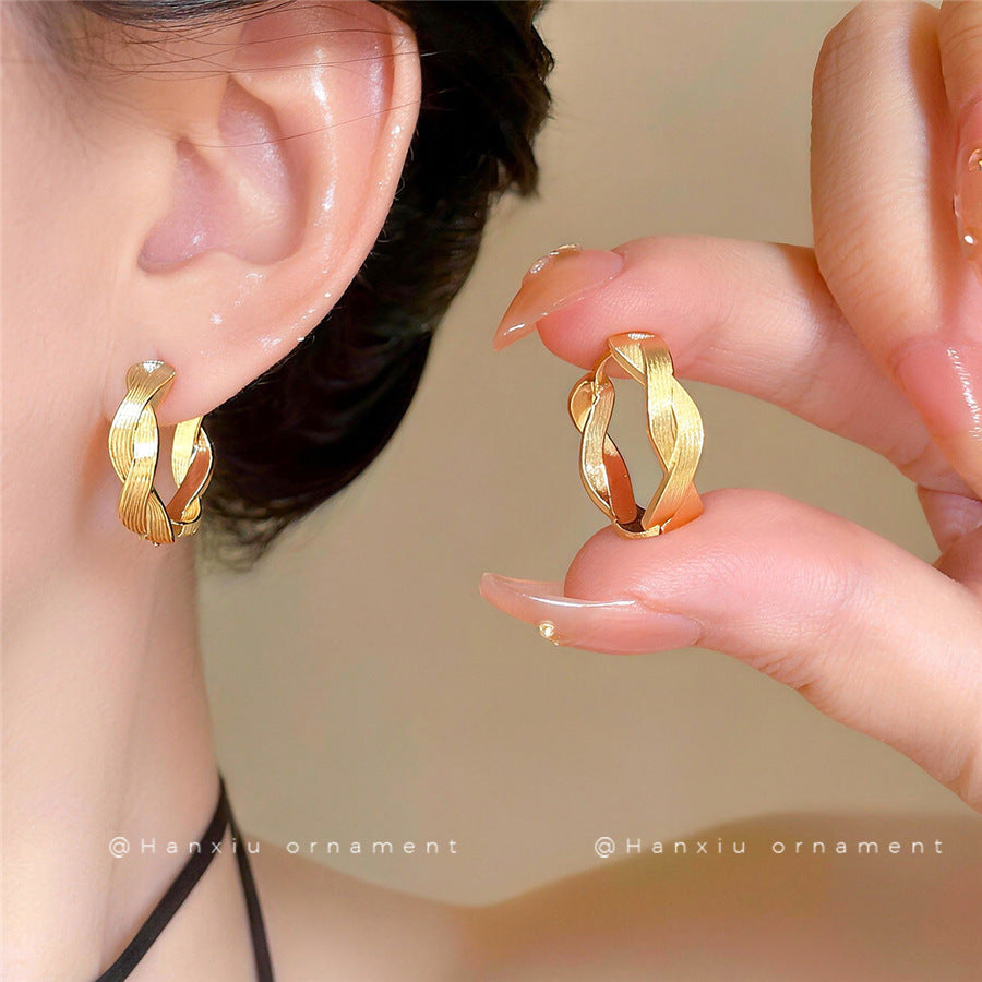 Minimalist Twisted Circle Huggie Earrings - view 3