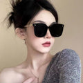 New Women Sunglasses Premium Influencer UV-Proof Sunglasses Tweed Style Big Frame Slender Chain Sunglasses