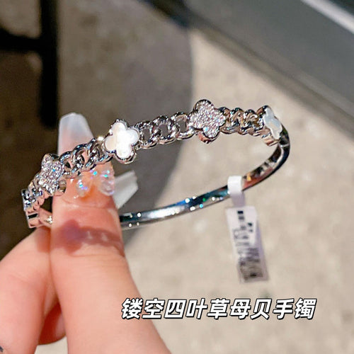 Real Gold Plated Lucky 4th Petal Flower Cubic Zirconia Bangle Light Luxury Premium Influencer Hand Jewelry Fashionable Elegant Accessory Wholesale