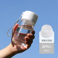 运动水杯批发户外大容量磨砂透明塑料水杯便携提绳带茶漏杯子定制