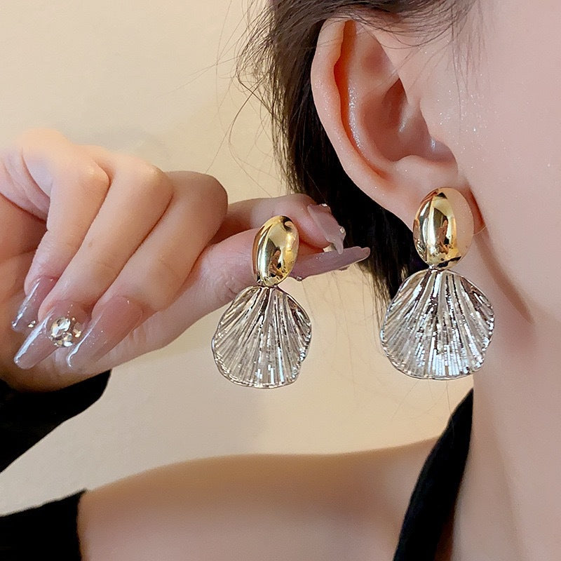 Rhinestone Butterfly Bow Tassel Earrings - view 7