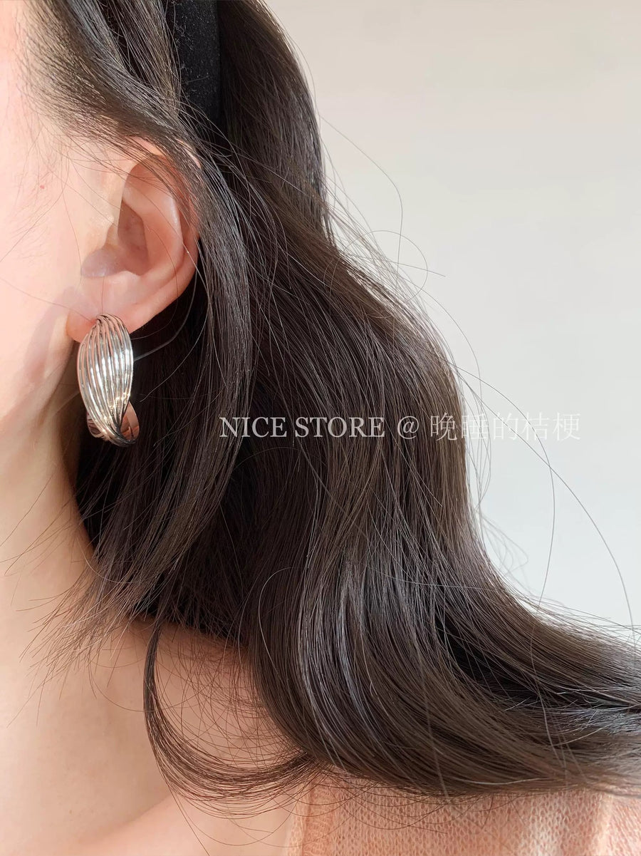 Minimalist Metal Circle Hoop Earrings - view 7