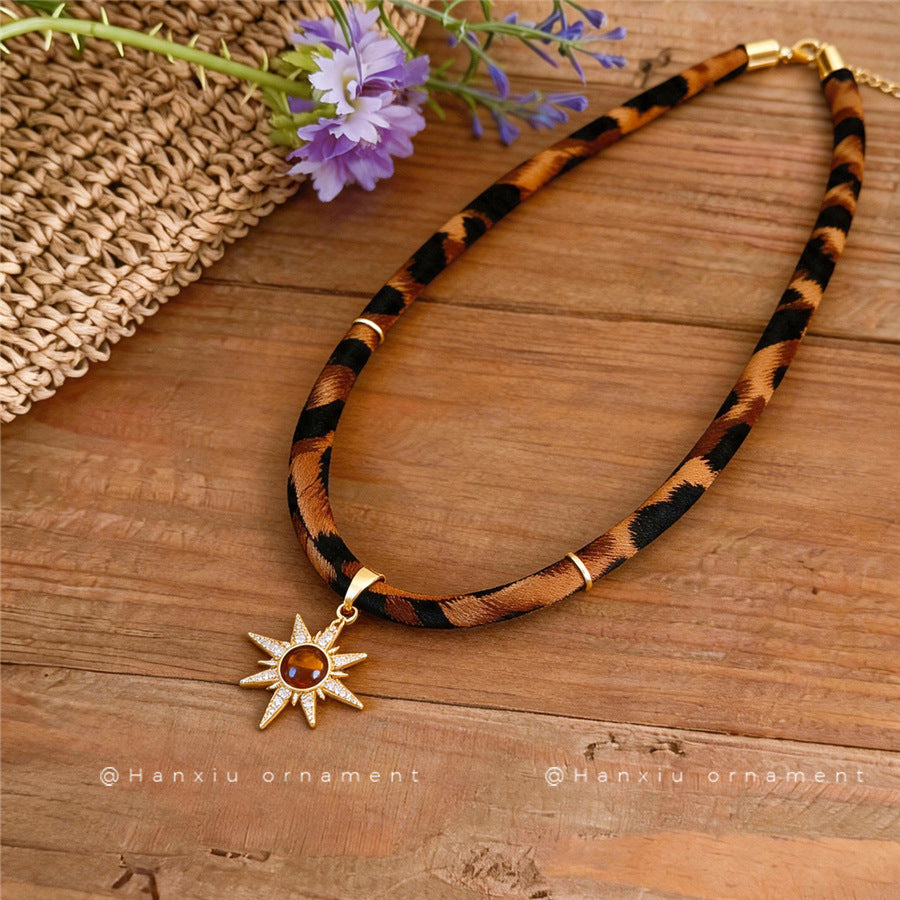 Vintage Beaded Round Pendant Necklace - view 4