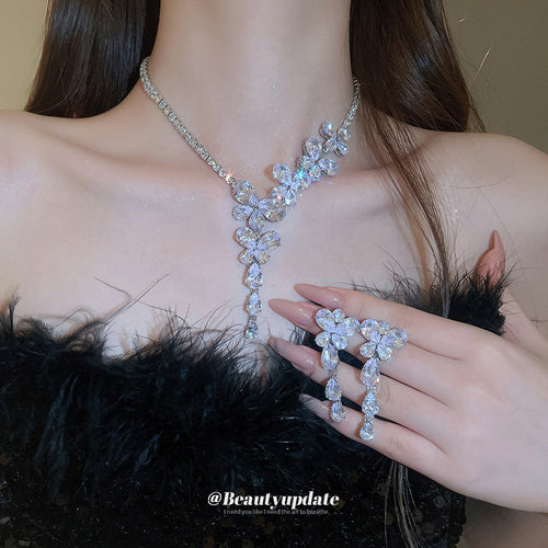 Silver Hands Super Sparkle Cubic Zirconia Butterfly Tassel Necklace Set Elegant Fashionable Clavicle Chain Premium Wedding Dress Accessory