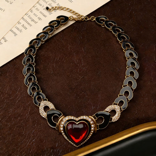 Vintage Double-Layer Heart Necklace Premium vintage Western Accessory Set Retro Rhinestone Light Luxury Bronze Ba Necklace