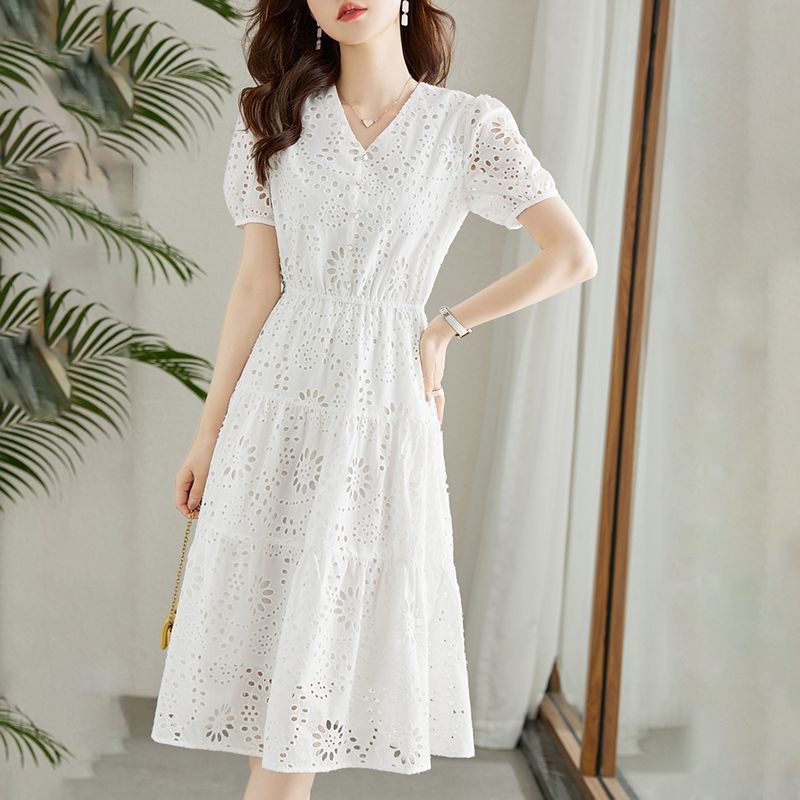 White Embroidered V-Neck Dress, 2026 Spring/Summer Fitted Slimming A-Line