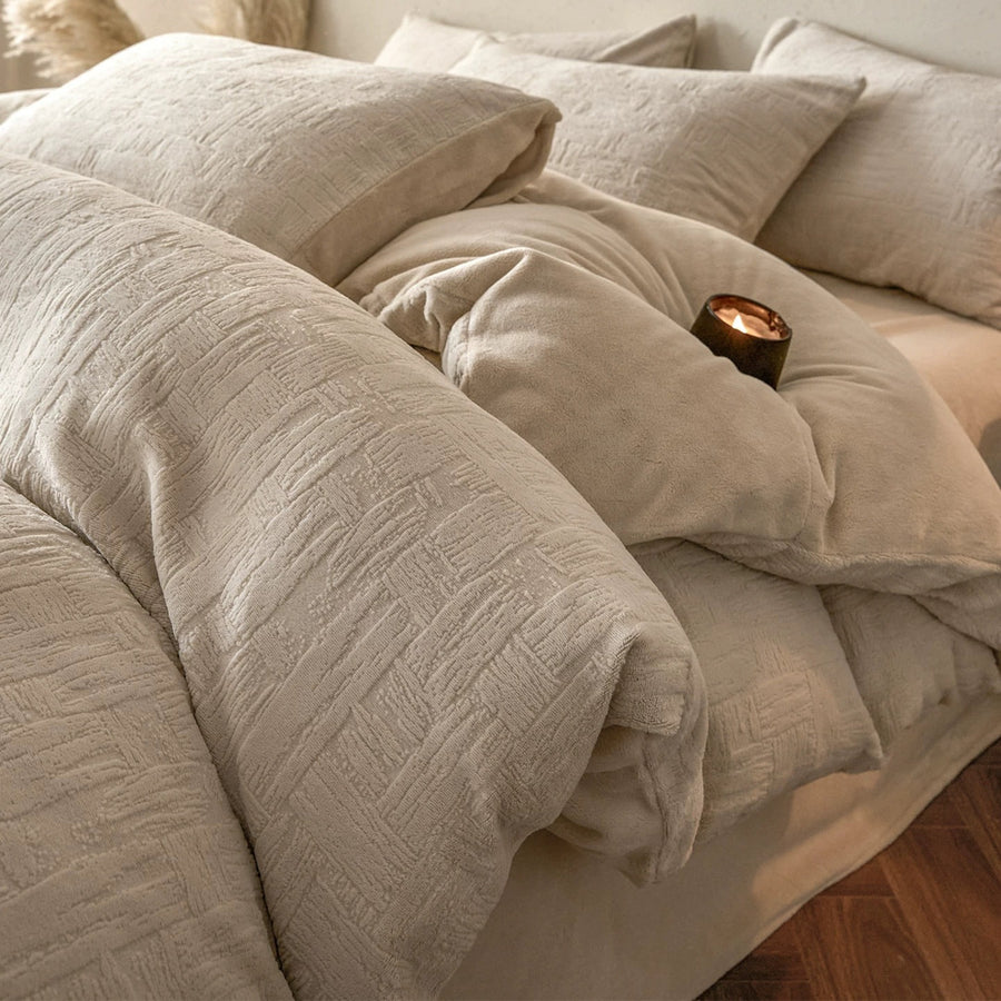 First Warm Milk White Velvet 4-Piece Winter Bedding Set - view 4