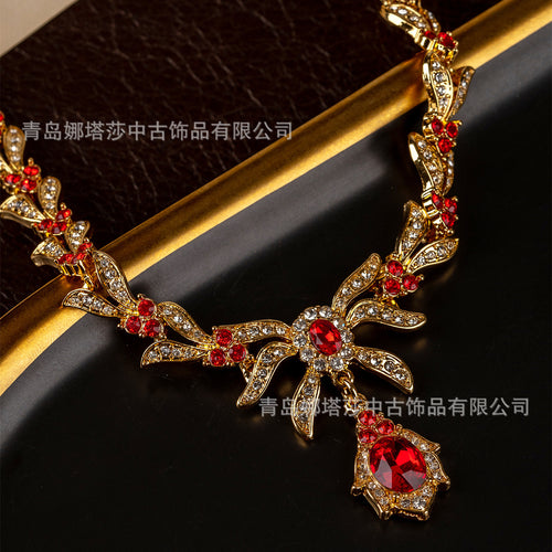 Vintage Accessory Premium vintage Set Inlay Elegant Pendant Necklace Women Fashionable Elegant Light Luxury Necklace Accessory