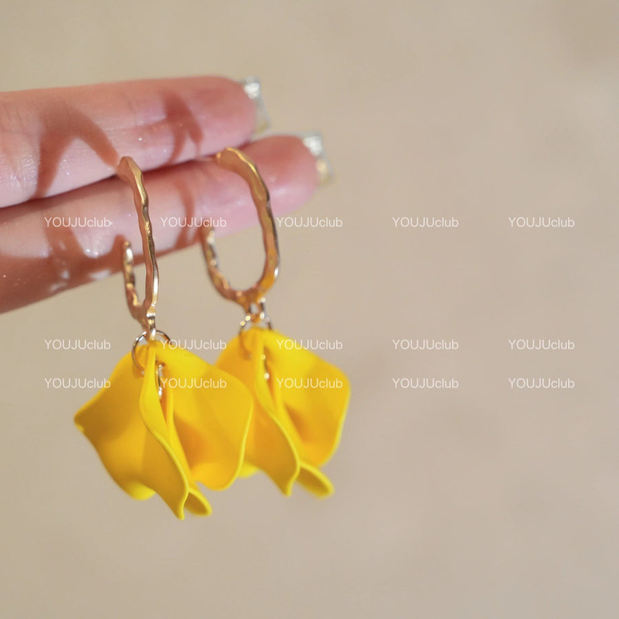 Yellow Flower Geometric Stud Earrings - view 7