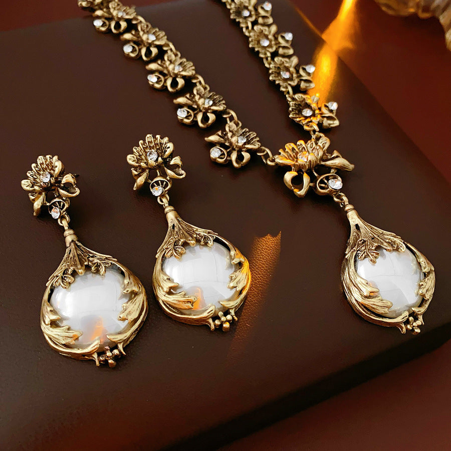 Vintage Rhinestone Floral Jewelry Set - view 4