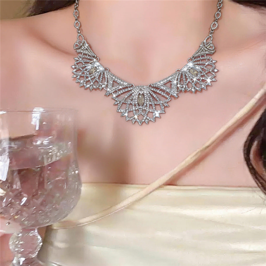 Sparkling Flower Pendant Jewelry Set - view 7