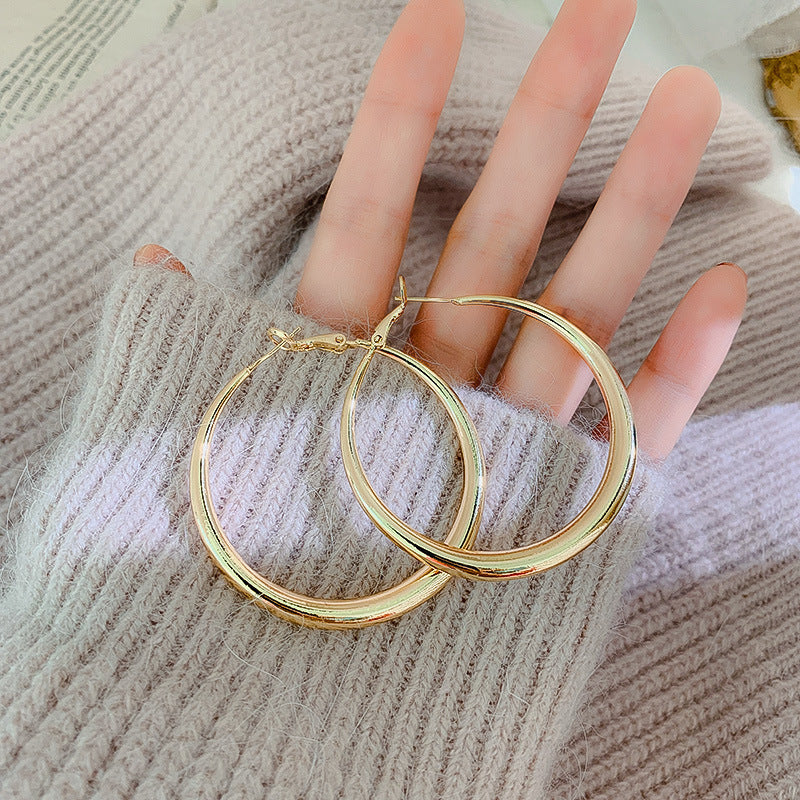 Twisted Metal Circle Heart Hoop Earrings - view 7